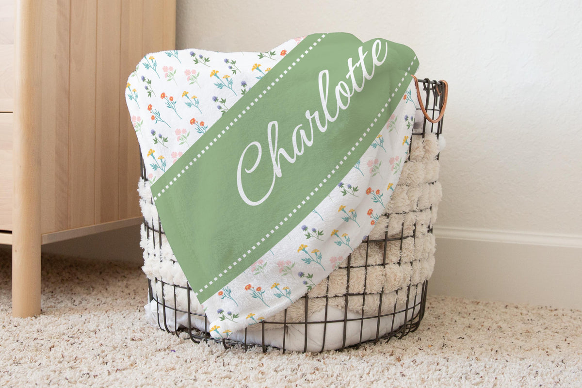 Personalized Floral Blanket – Custom Name Cozy Throw, Baby Shower Gift, Birthday Gift for Her, Kids Blanket, Nursery Décor